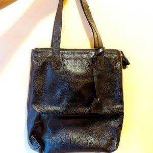Article & Goods MODERN TOTE - BLACK PEBBLE GRAIN